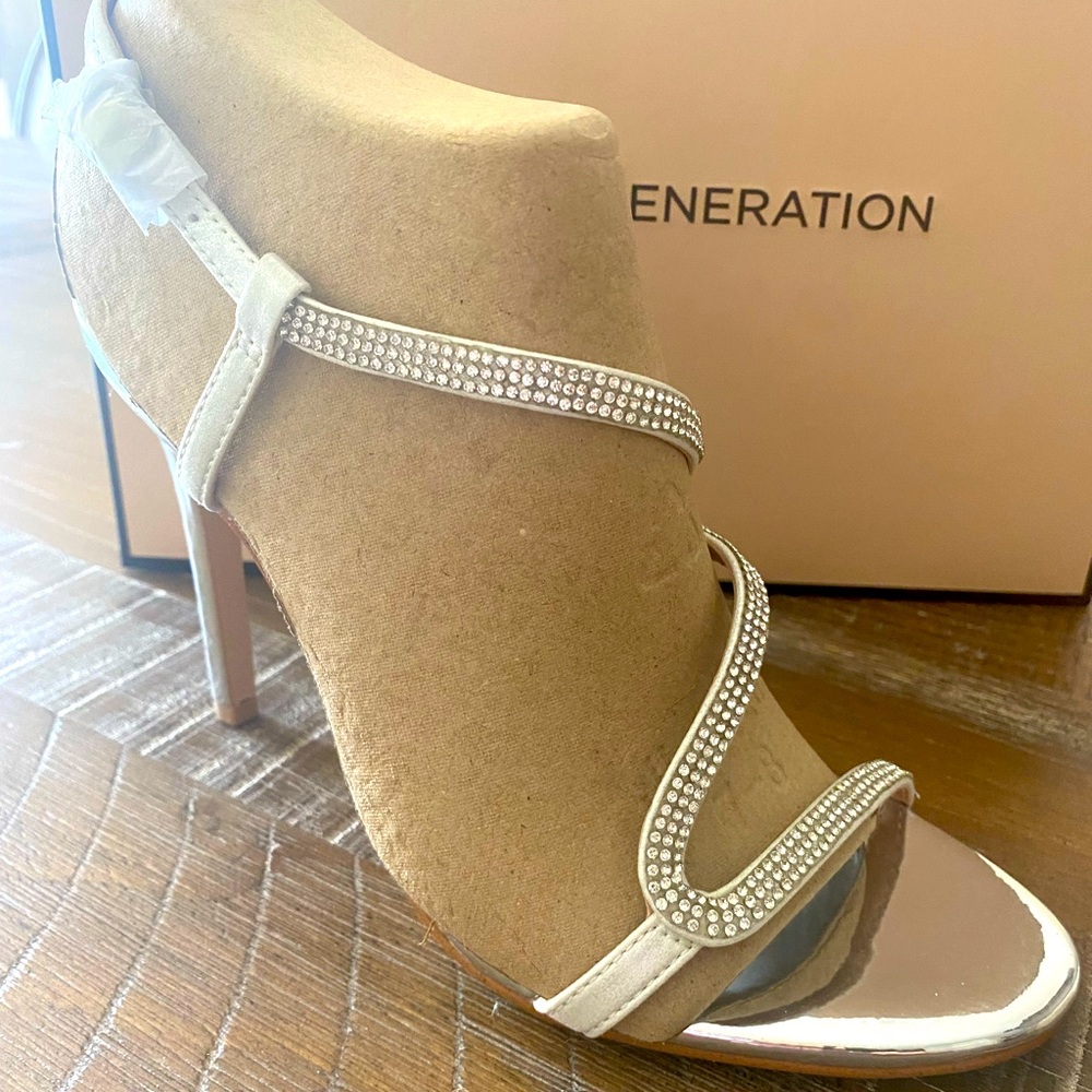 Beautiful silver and rhinestone heels!